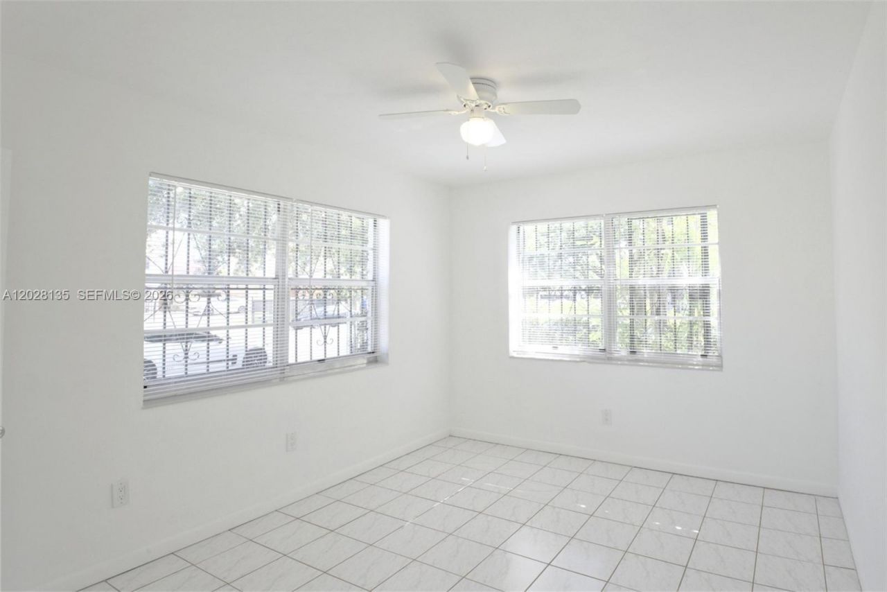 1570 NW 2nd St, Miami, FL 33125 Photo