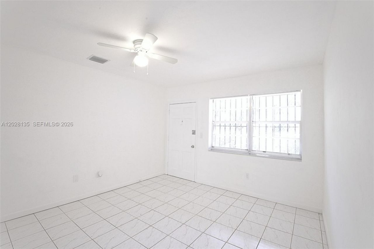 1570 NW 2nd St, Miami, FL 33125 Photo