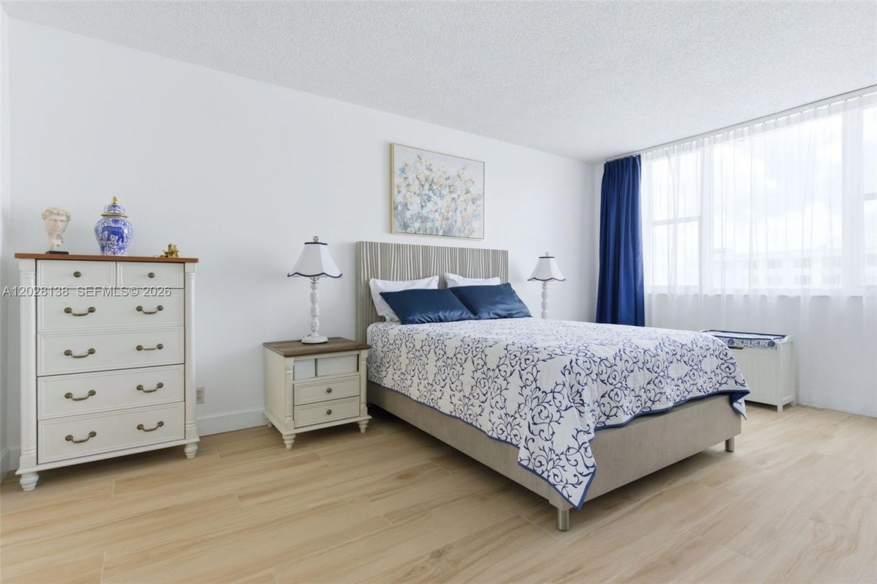 4330 Hillcrest Dr , Unit 916, Hollywood, FL 33021 Photo