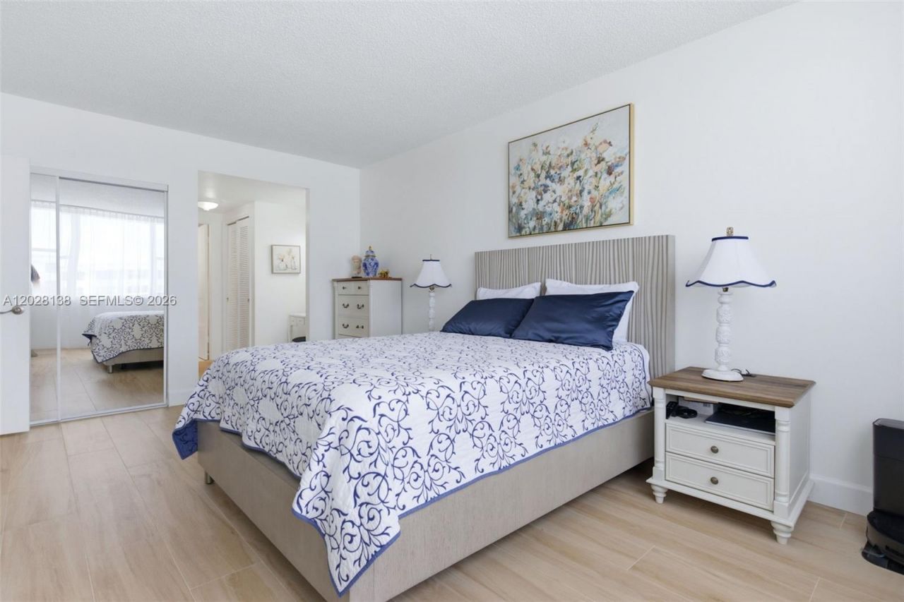 4330 Hillcrest Dr , Unit 916, Hollywood, FL 33021 Photo