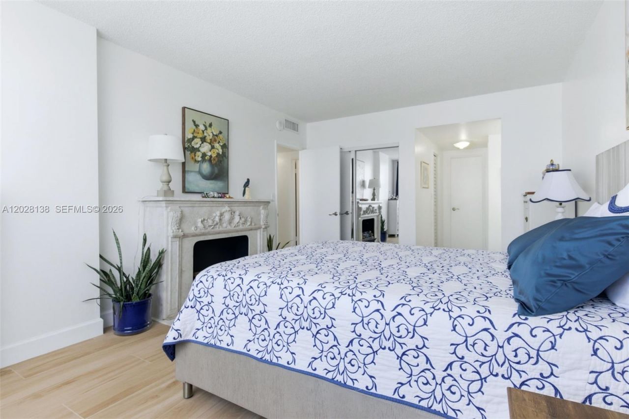 4330 Hillcrest Dr , Unit 916, Hollywood, FL 33021 Photo