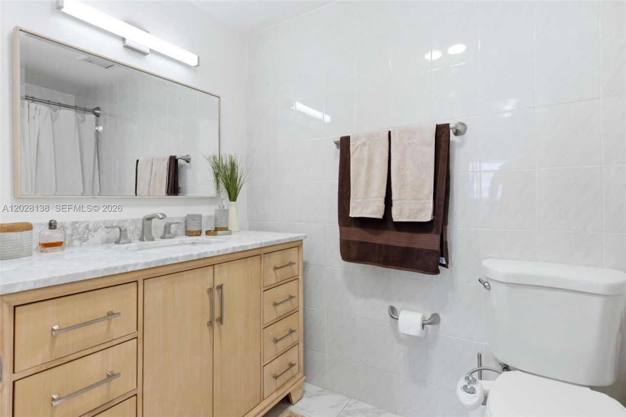 4330 Hillcrest Dr , Unit 916, Hollywood, FL 33021 Photo