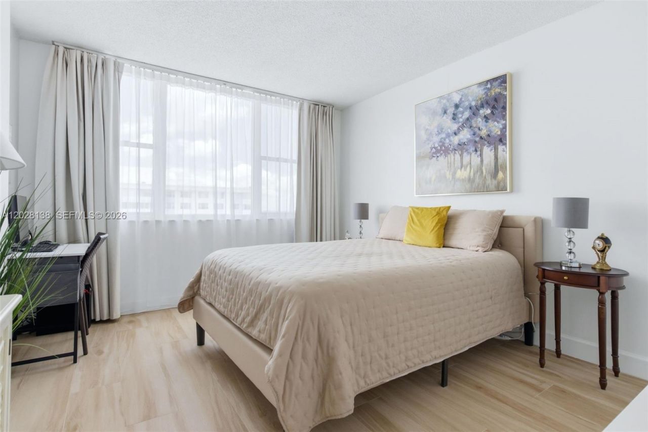 4330 Hillcrest Dr , Unit 916, Hollywood, FL 33021 Photo