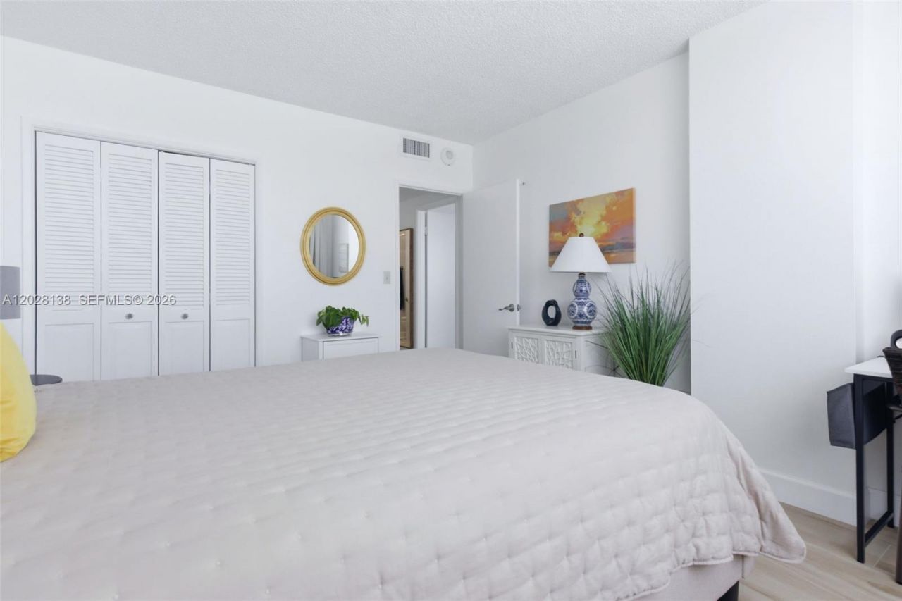 4330 Hillcrest Dr , Unit 916, Hollywood, FL 33021 Photo
