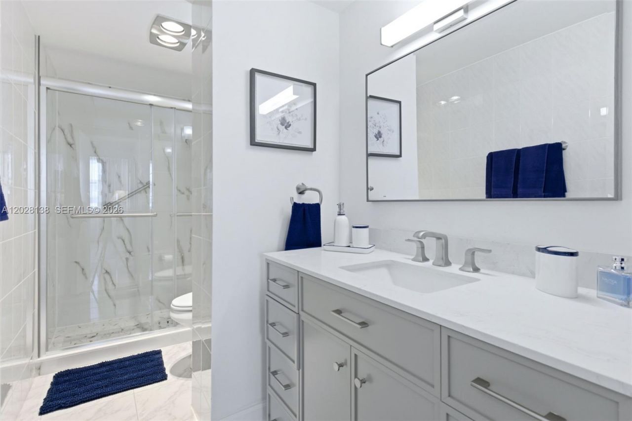 4330 Hillcrest Dr , Unit 916, Hollywood, FL 33021 Photo