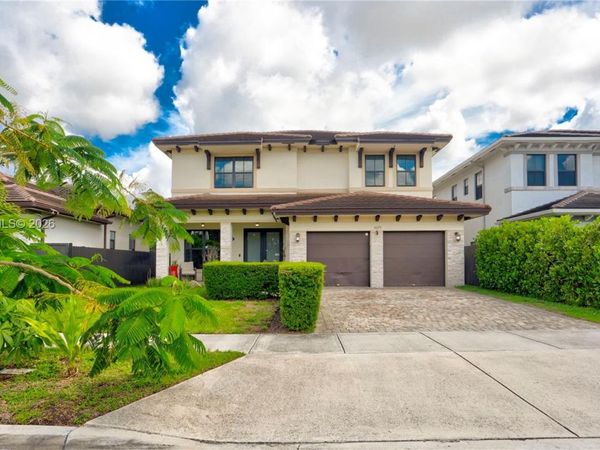 15079 SW 30th St , Miami, FL 33185