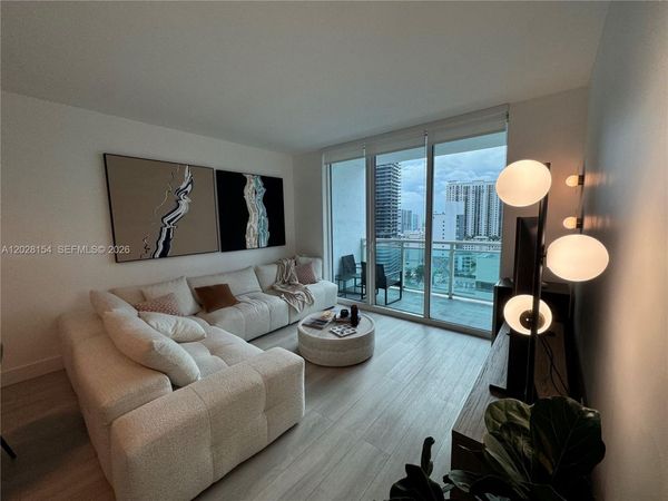 951 Brickell Ave , Unit 2103, Miami, FL 33131