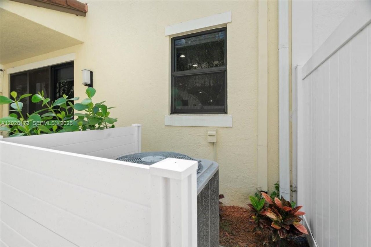 20975 NW 1st Ct , Pembroke Pines, FL 33029 Photo