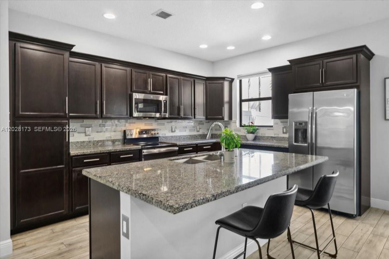 20975 NW 1st Ct , Pembroke Pines, FL 33029 Photo