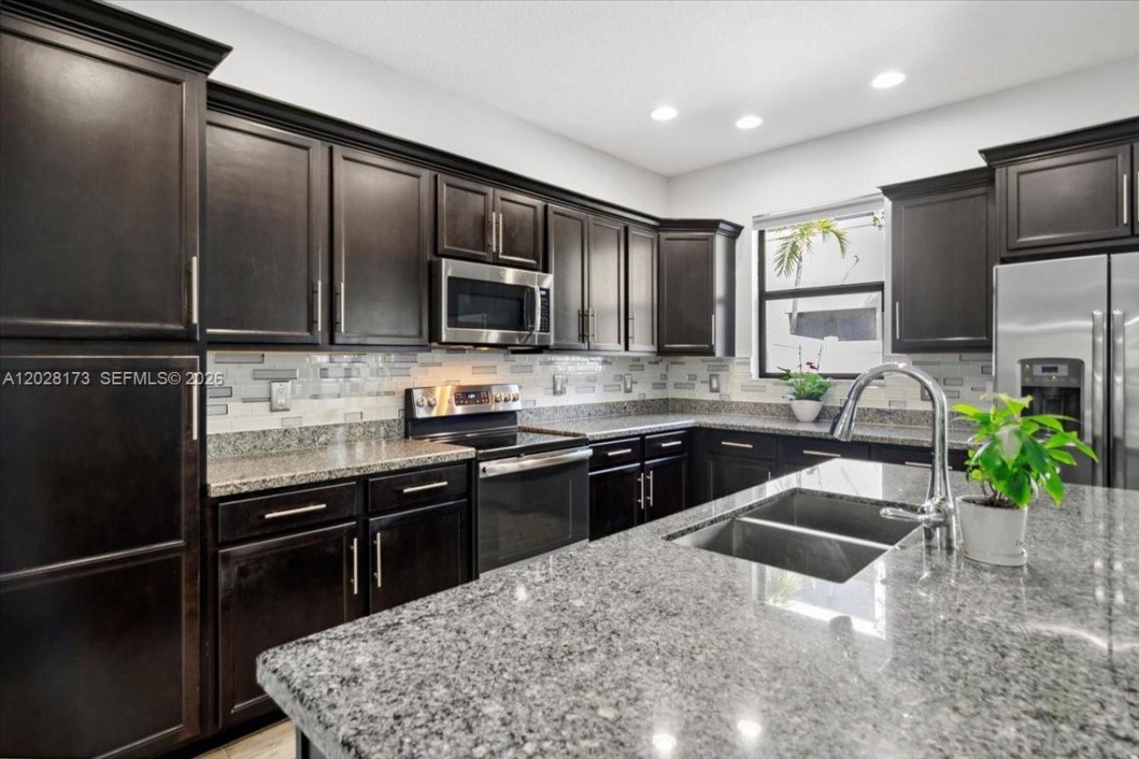 20975 NW 1st Ct , Pembroke Pines, FL 33029 Photo