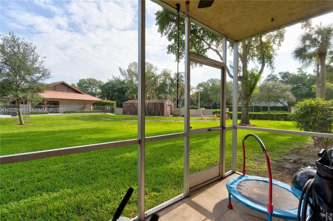 1920 Sabal Palm Dr , Unit 104, Davie, FL 33324 Photo