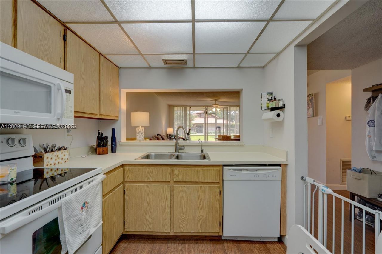 1920 Sabal Palm Dr , Unit 104, Davie, FL 33324 Photo