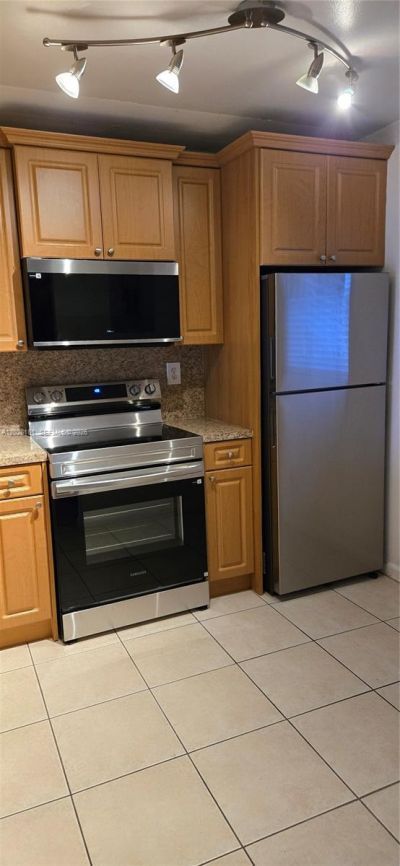1072 NW 106th Ter, Unit 205, Pembroke Pines, FL 33026 Photo