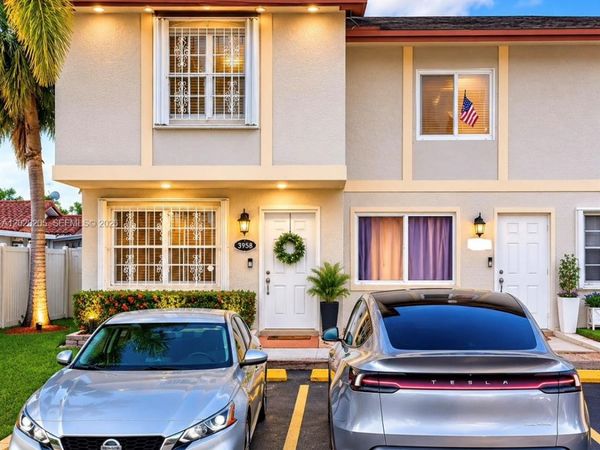 3956 W 9th Ct , Unit 16, Hialeah, FL 33012