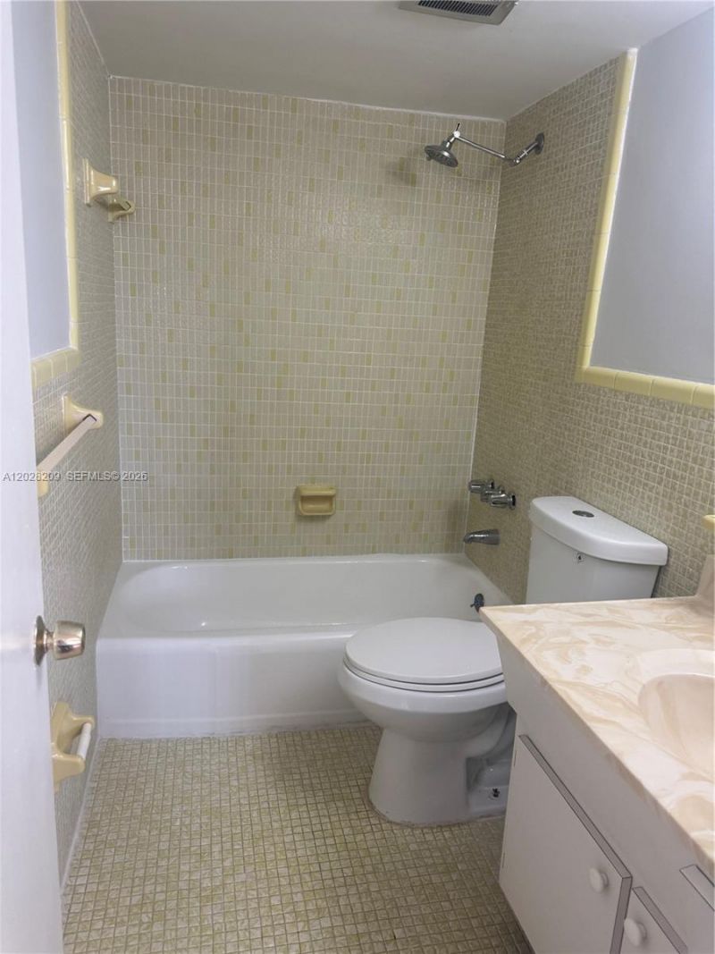 9700 E Bay Harbor Dr, Unit 512, Bay Harbor Islands, FL 33154 Photo