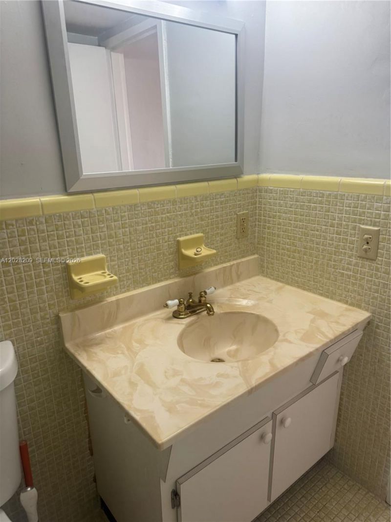 9700 E Bay Harbor Dr, Unit 512, Bay Harbor Islands, FL 33154 Photo