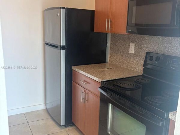 2000 NE 135th St , Unit 208, North Miami, FL 33181