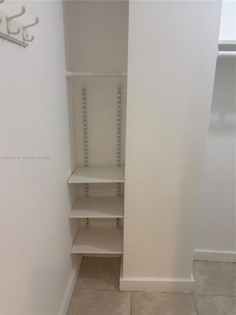 2000 NE 135th St , Unit 208, North Miami, FL 33181 Photo