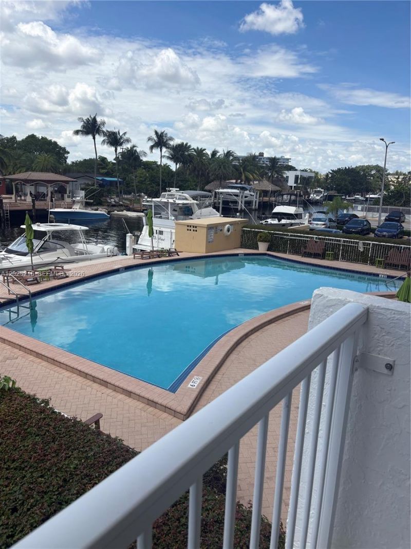 2000 NE 135th St , Unit 208, North Miami, FL 33181 Photo