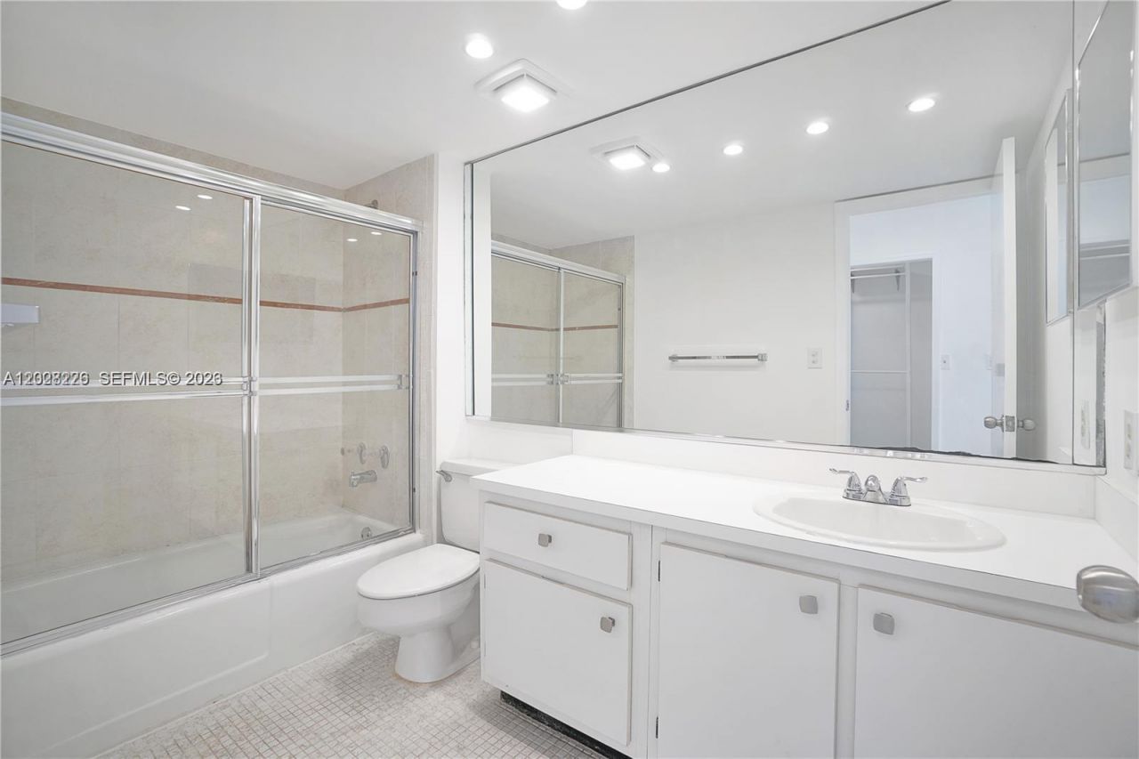 780 NE 69th St , Unit 2302, Miami, FL 33138 Photo
