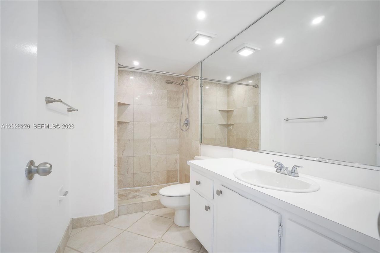 780 NE 69th St , Unit 2302, Miami, FL 33138 Photo