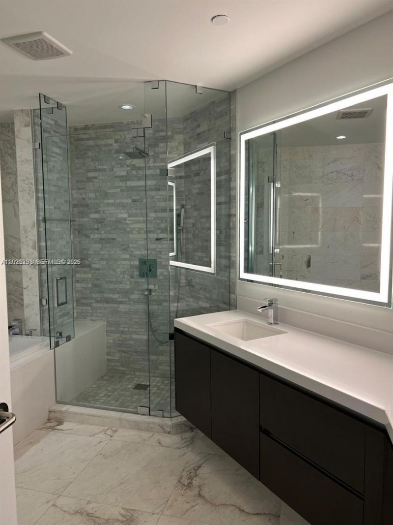 851 NE 1st Ave , Unit 4107, Miami, FL 33132 Photo