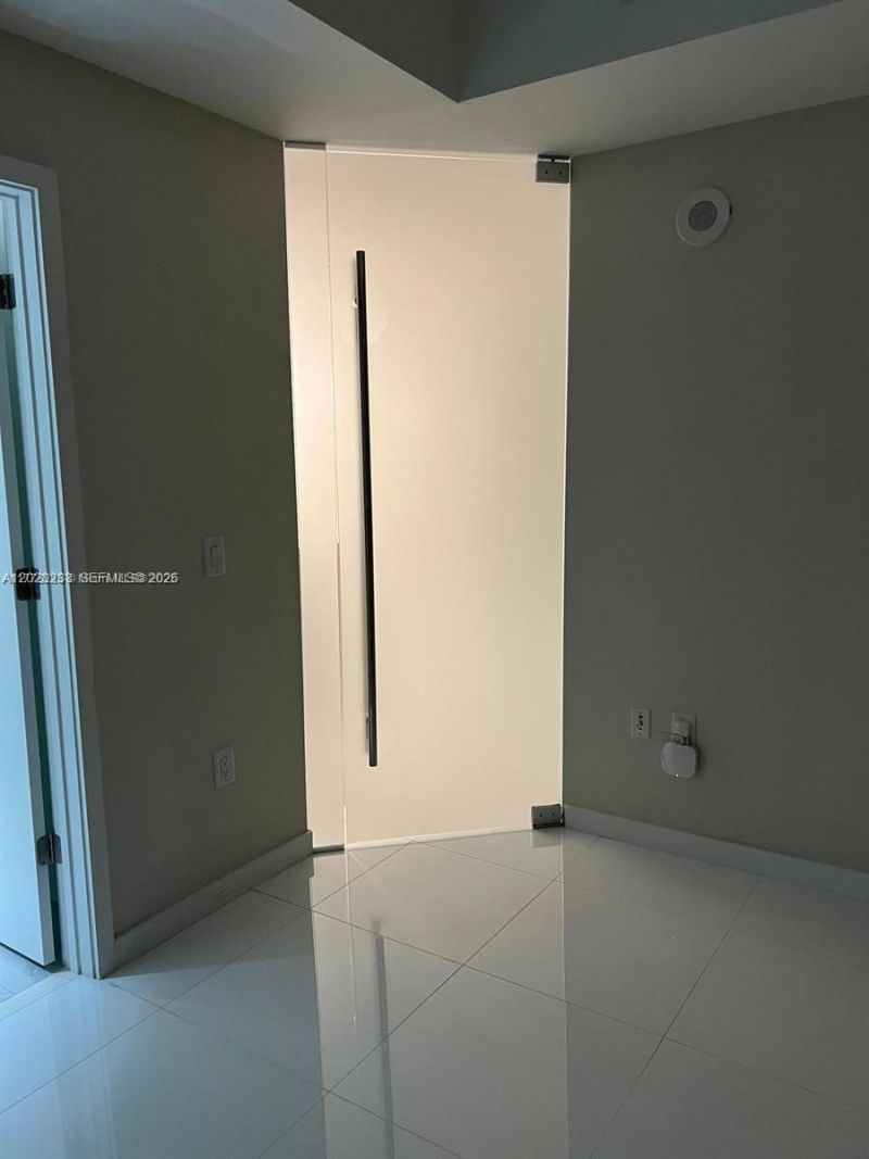 851 NE 1st Ave , Unit 4107, Miami, FL 33132 Photo