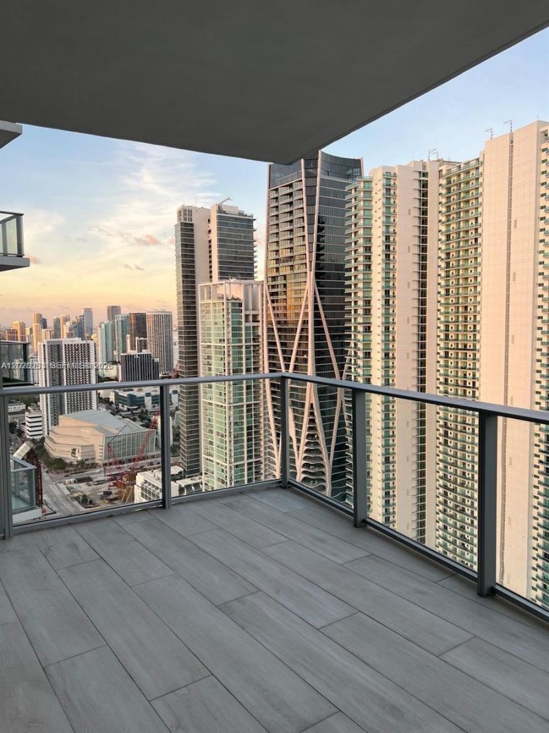 851 NE 1st Ave , Unit 4107, Miami, FL 33132 Photo