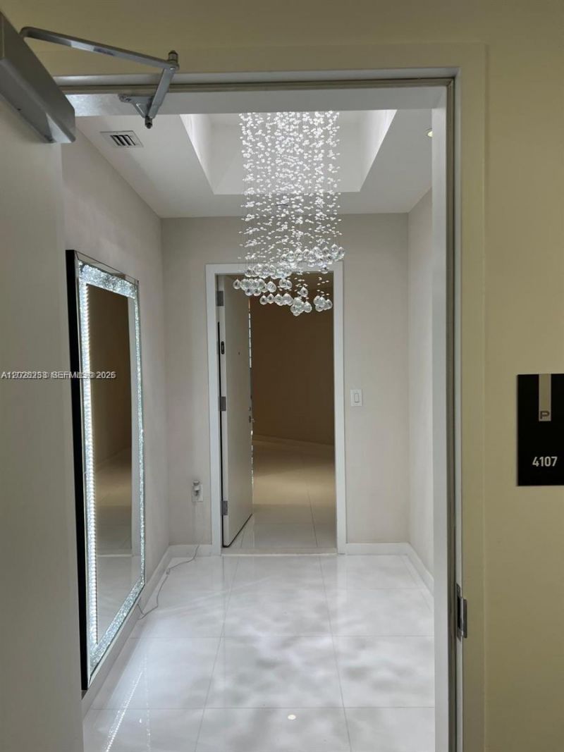 851 NE 1st Ave , Unit 4107, Miami, FL 33132 Photo