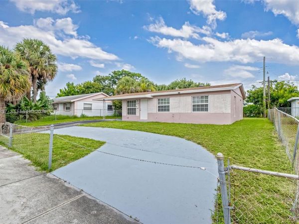 1570 W 13th St, Riviera Beach, FL 33404