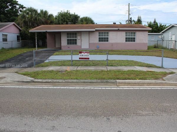 1570 W 13th St, Riviera Beach, FL 33404