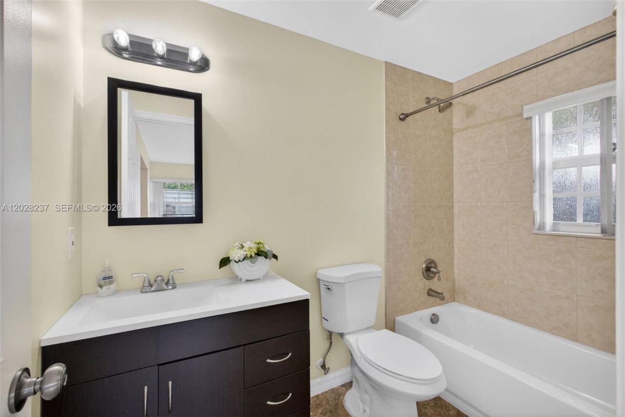 1570 W 13th St, Riviera Beach, FL 33404 Photo