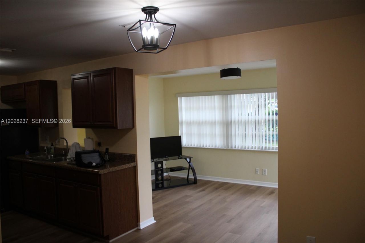 1570 W 13th St, Riviera Beach, FL 33404 Photo