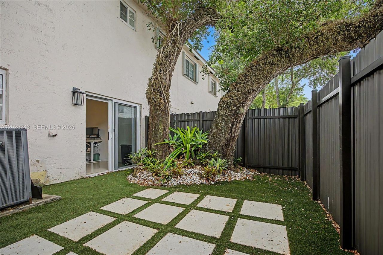 8545 SW 109th Ave, Unit 8545, Miami, FL 33173 Photo