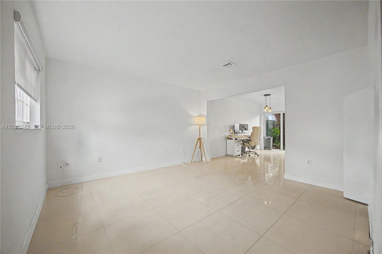 8545 SW 109th Ave, Unit 8545, Miami, FL 33173 Photo