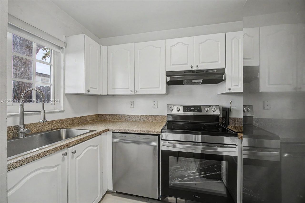 8545 SW 109th Ave, Unit 8545, Miami, FL 33173 Photo