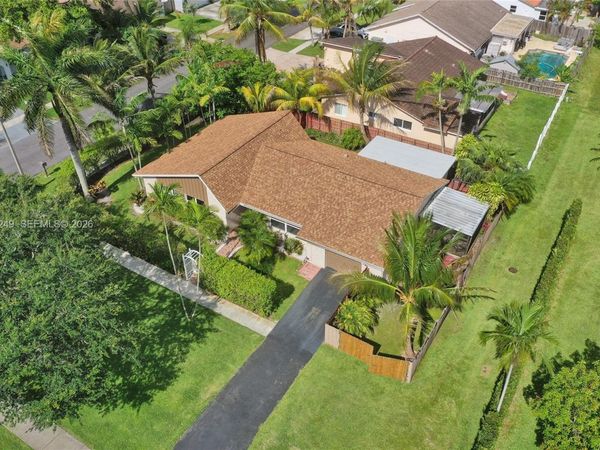 417 SE 4th St, Dania Beach, FL 33004