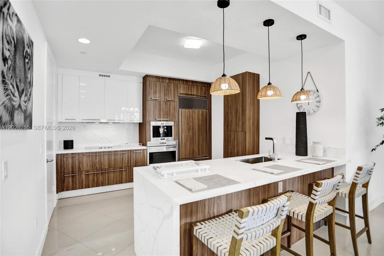 15901 Collins Ave , Unit 2807, Sunny Isles Beach, FL 33160 Photo