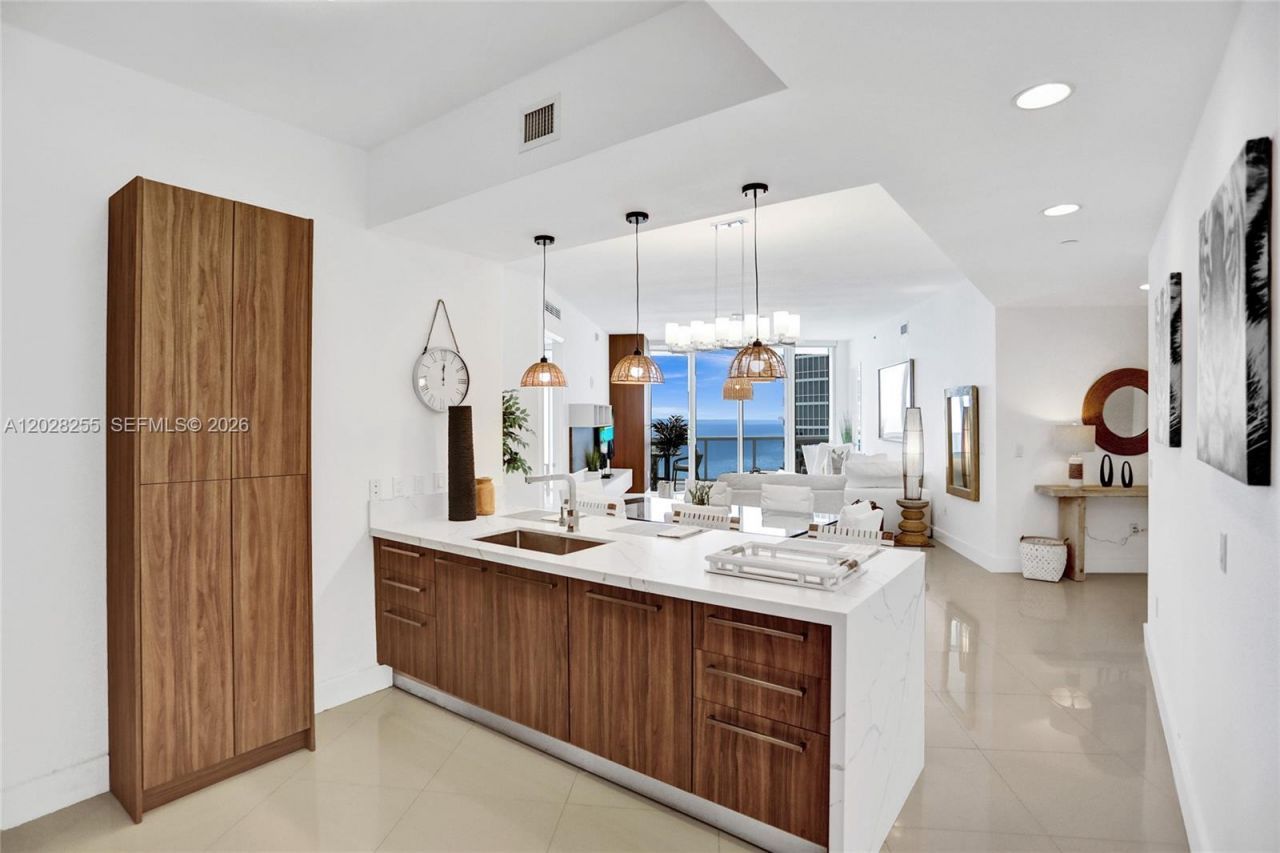 15901 Collins Ave , Unit 2807, Sunny Isles Beach, FL 33160 Photo