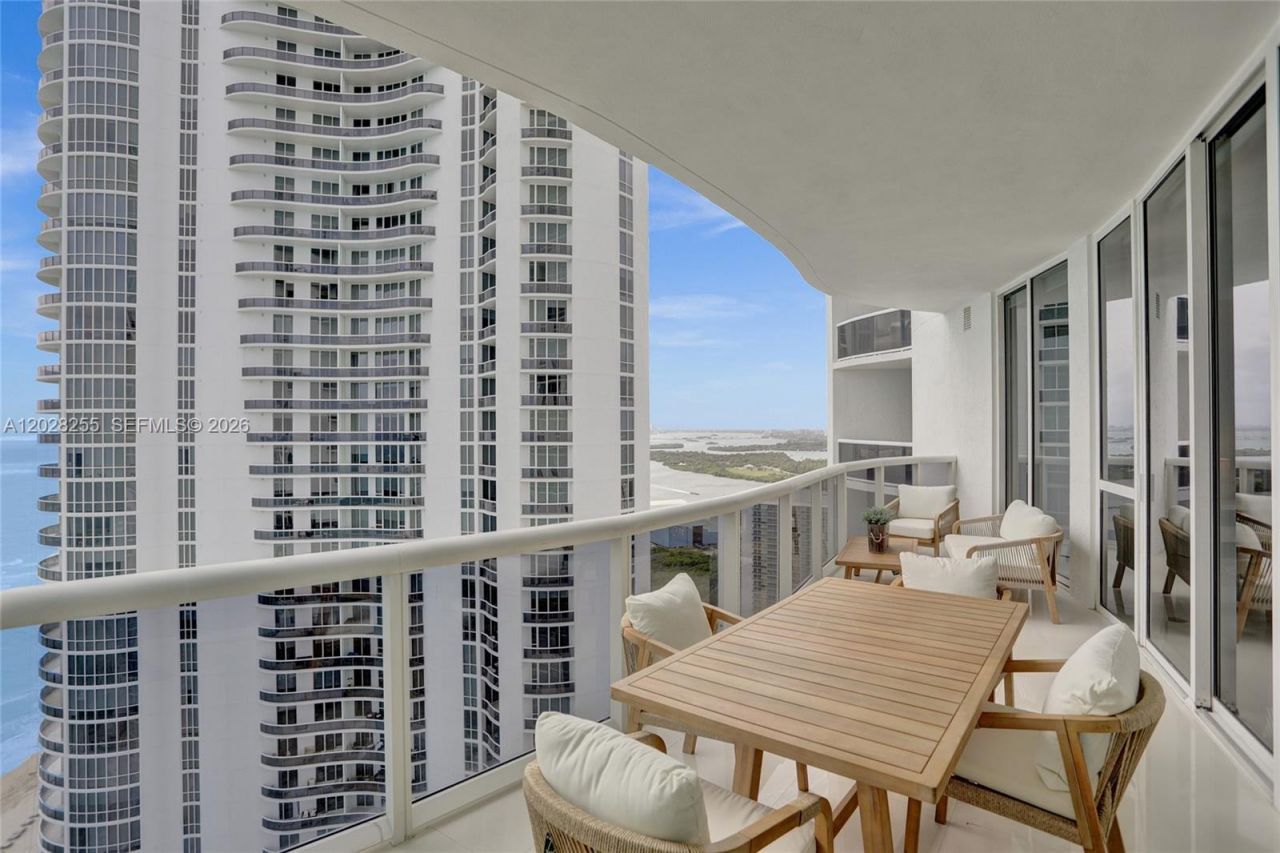15901 Collins Ave , Unit 2807, Sunny Isles Beach, FL 33160 Photo