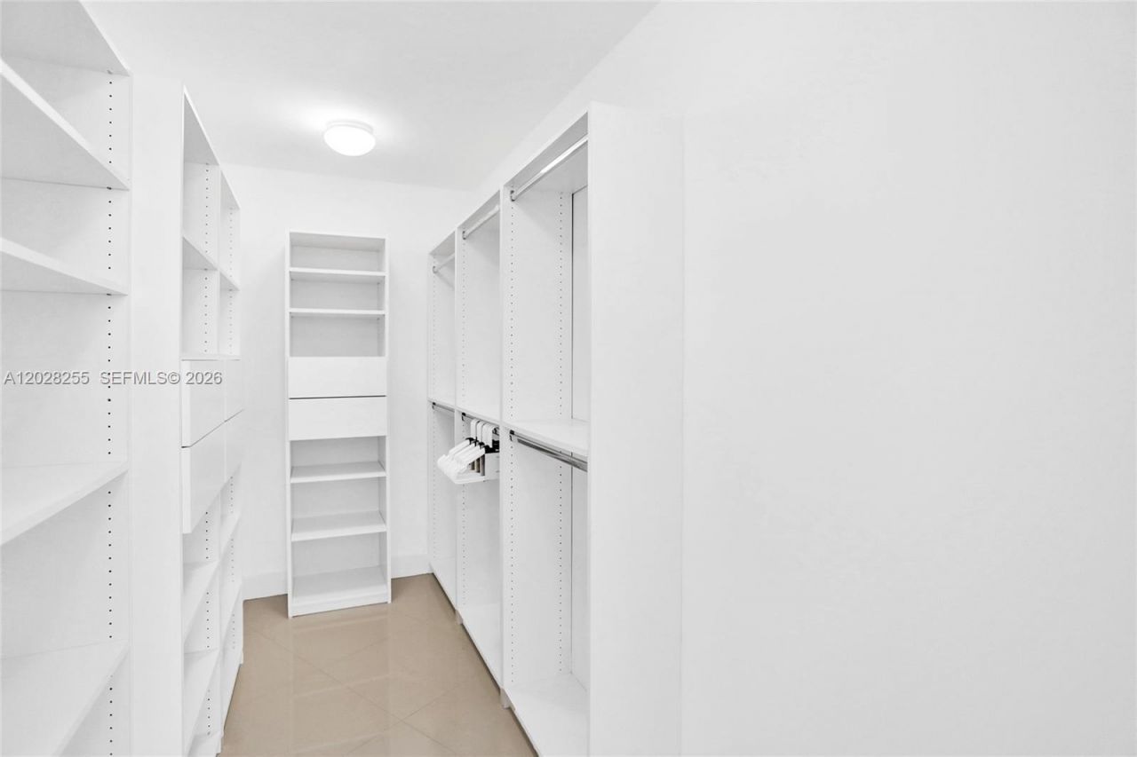 15901 Collins Ave , Unit 2807, Sunny Isles Beach, FL 33160 Photo
