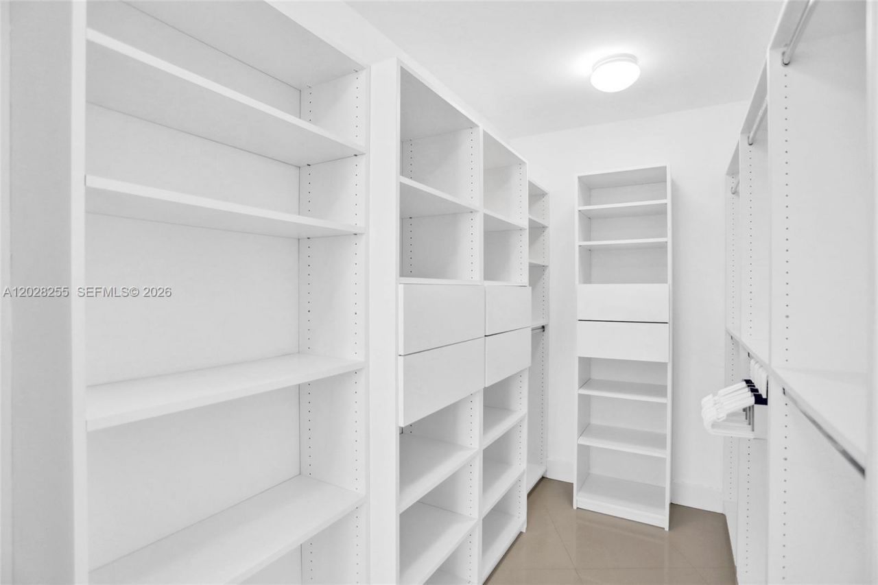 15901 Collins Ave , Unit 2807, Sunny Isles Beach, FL 33160 Photo