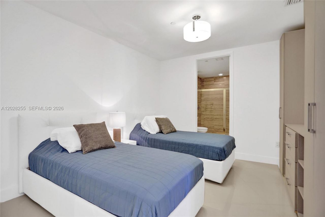 15901 Collins Ave , Unit 2807, Sunny Isles Beach, FL 33160 Photo