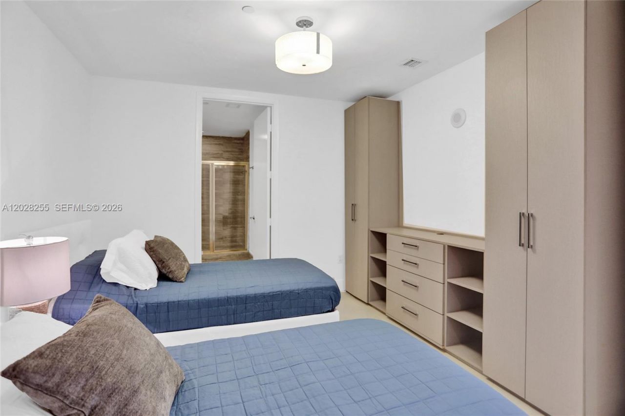 15901 Collins Ave , Unit 2807, Sunny Isles Beach, FL 33160 Photo