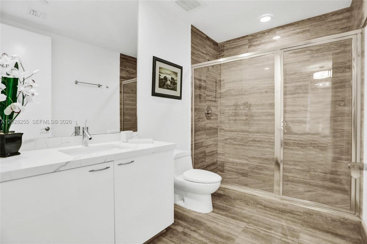 15901 Collins Ave , Unit 2807, Sunny Isles Beach, FL 33160 Photo