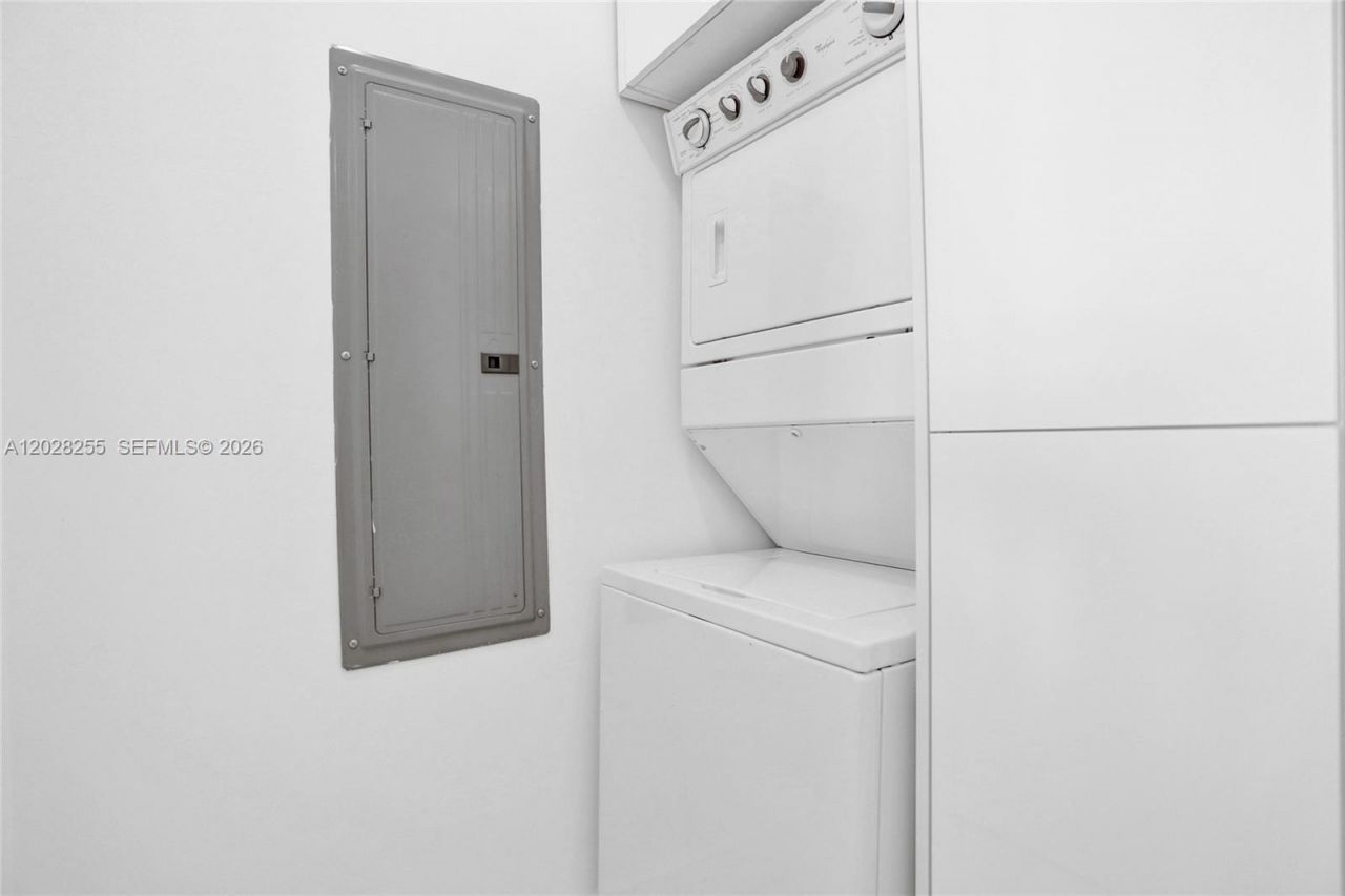 15901 Collins Ave , Unit 2807, Sunny Isles Beach, FL 33160 Photo