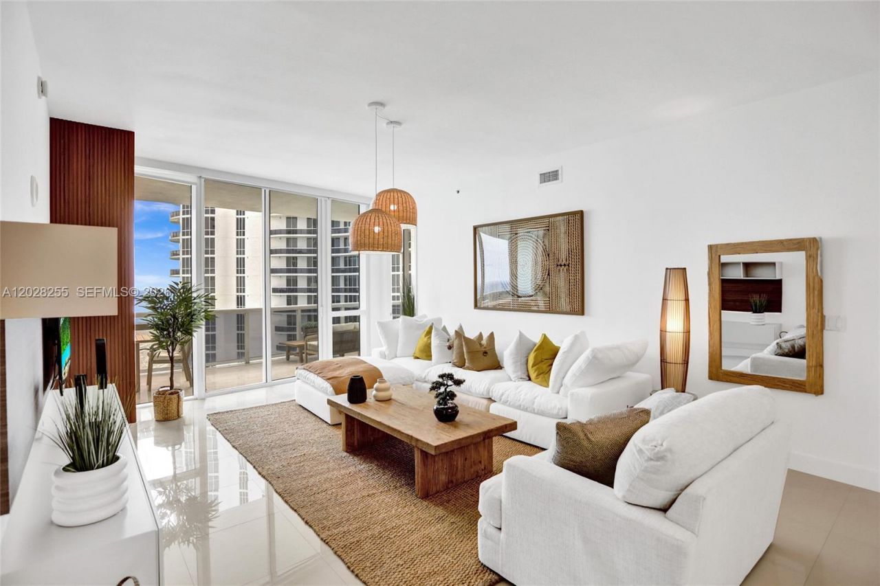 15901 Collins Ave , Unit 2807, Sunny Isles Beach, FL 33160 Photo