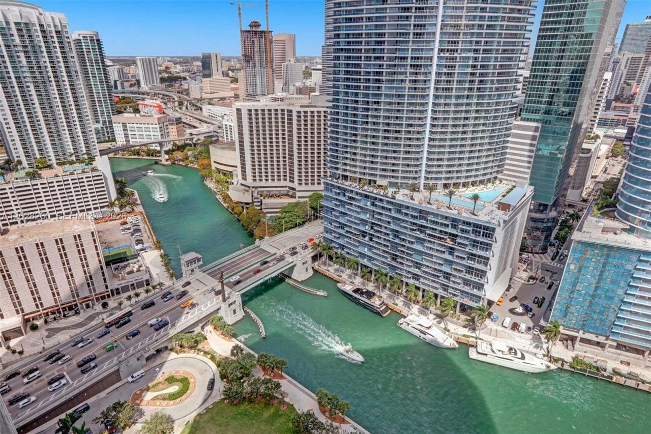 475 Brickell Ave , Unit 3408, Miami, FL 33131 Photo