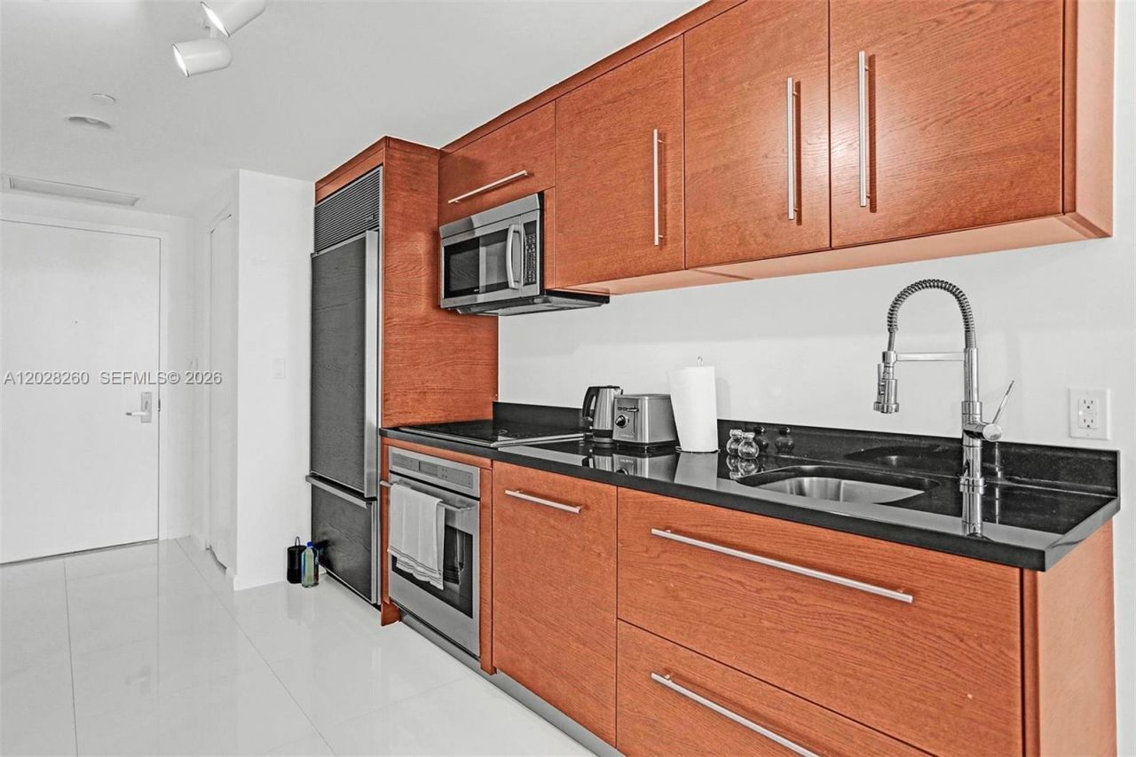 475 Brickell Ave , Unit 3408, Miami, FL 33131 Photo