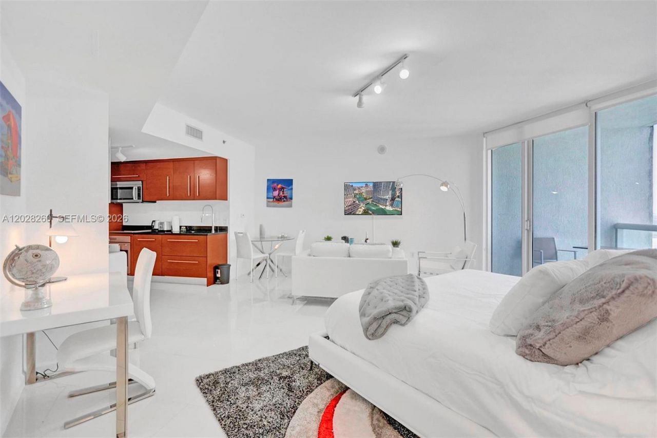 475 Brickell Ave , Unit 3408, Miami, FL 33131 Photo